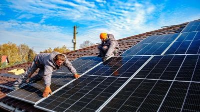 MahaSolarTech solar service team